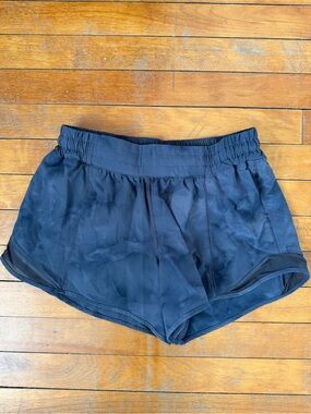 Lululemon Hotty Hot Low-Rise 4’